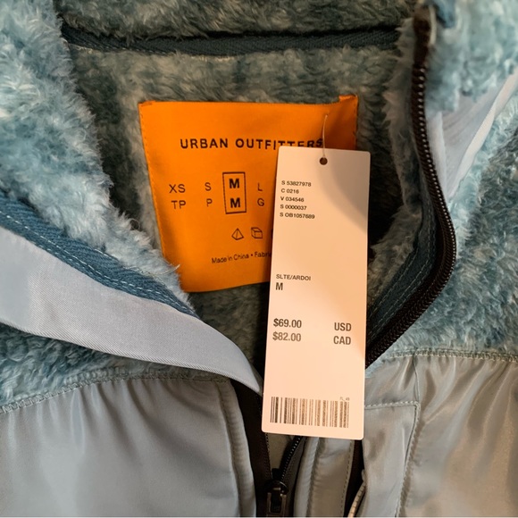NEW Men’s Urban Outfitters NWT Zip Up Plush Jacket - Picture 2 of 4